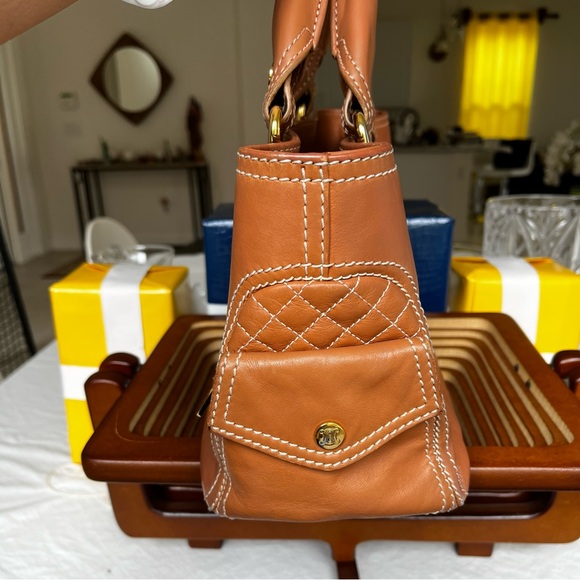 🔥AUTHENTICATED Celine Leather Handbag - Picture 5 of 16